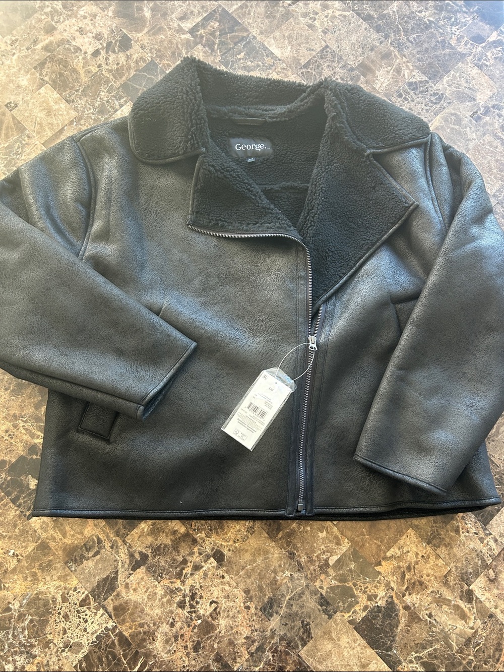 NWT 🆕 Men’s Black Faux Shearling Sherpa-Lined Jacket size L